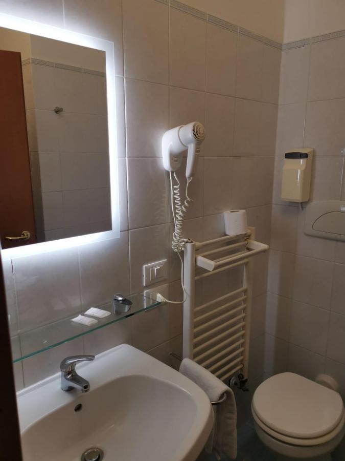 Sportland Hotel Коле Вал д'Елза Екстериор снимка