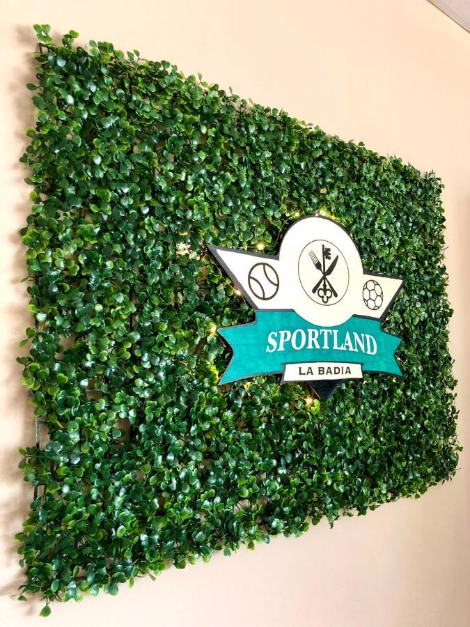 Sportland Hotel Коле Вал д'Елза Екстериор снимка