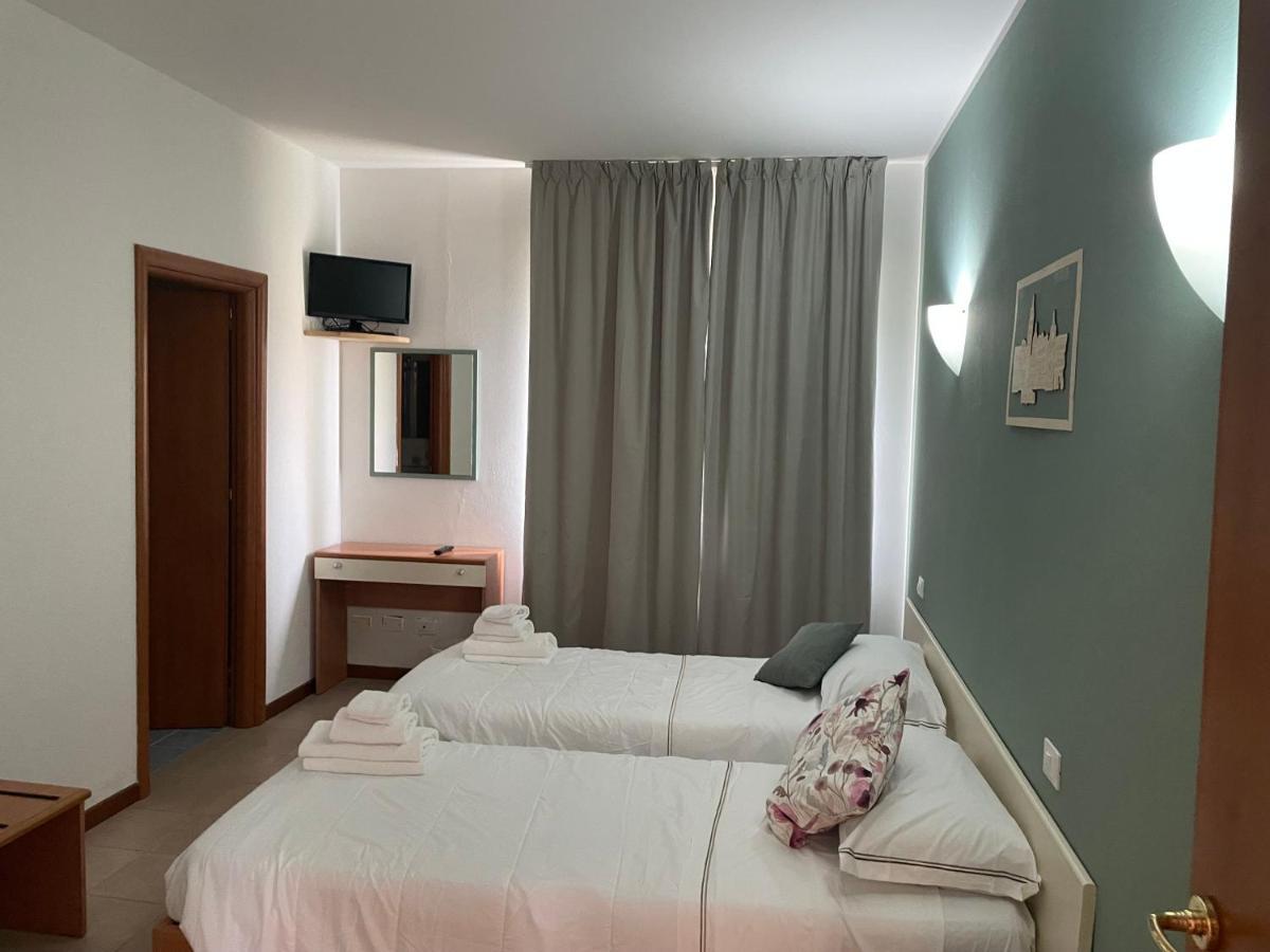 Sportland Hotel Коле Вал д'Елза Екстериор снимка