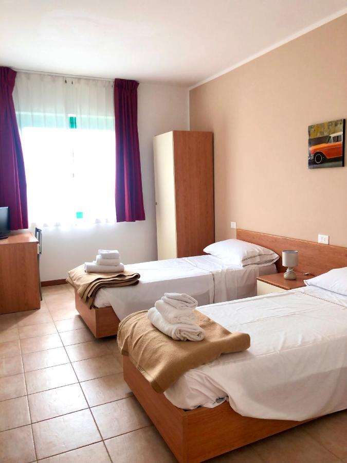 Sportland Hotel Коле Вал д'Елза Екстериор снимка