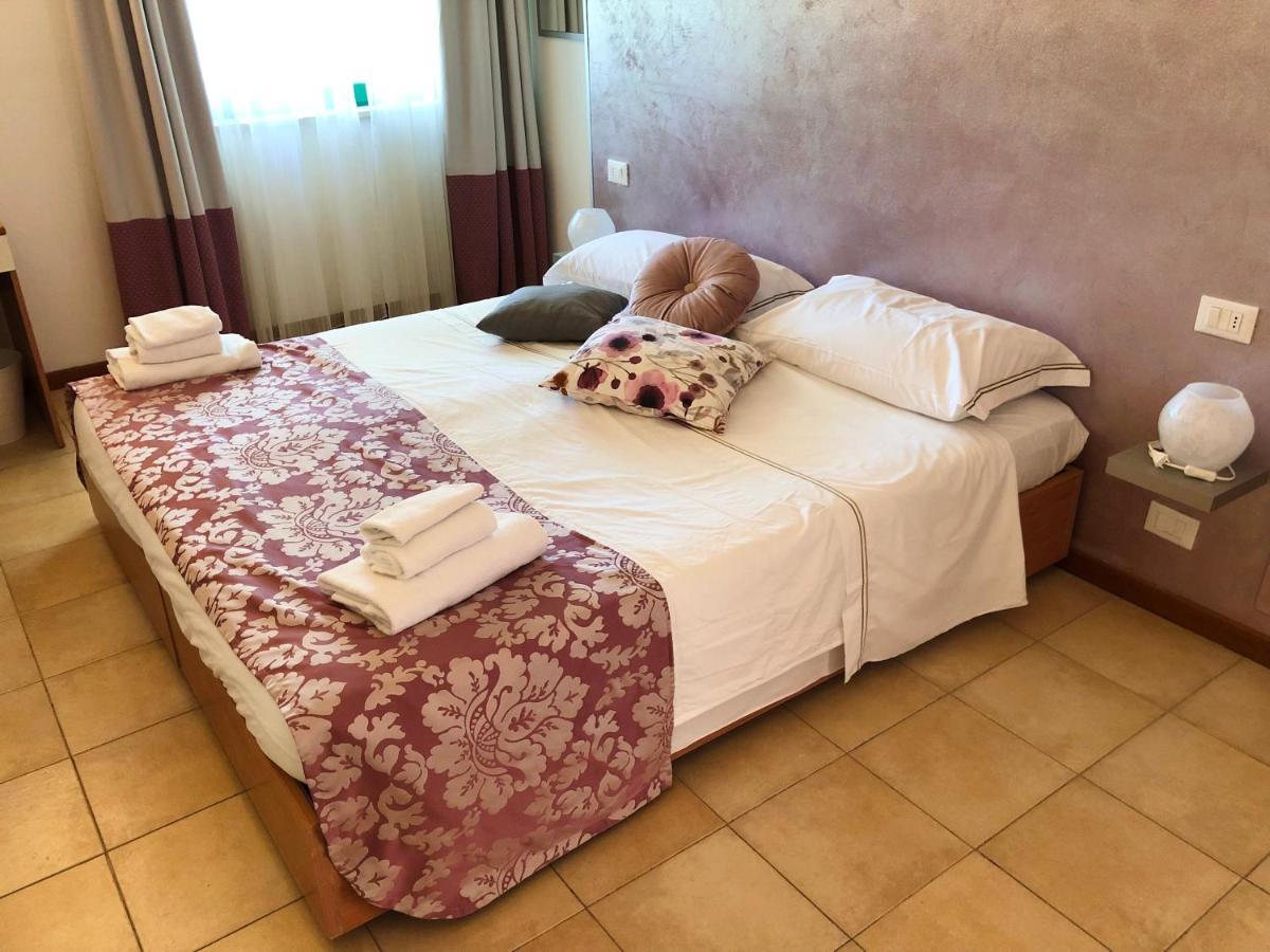 Sportland Hotel Коле Вал д'Елза Екстериор снимка